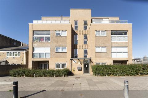 undefined, Tivoli Road, Hounslow TW4
