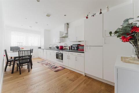undefined, Tivoli Road, Hounslow TW4