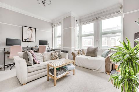 2 bedroom flat to rent, Elspeth Road, London