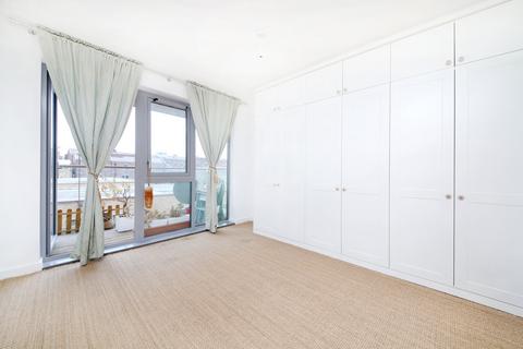 1 bedroom flat for sale, Chatfield Road, London