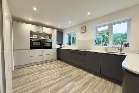 4 bedroom detached house for sale, Knighton Close, Duston NN5
