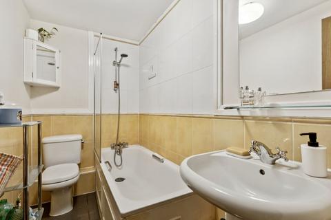 1 bedroom flat for sale, Dolphin House, Smugglers Way, London