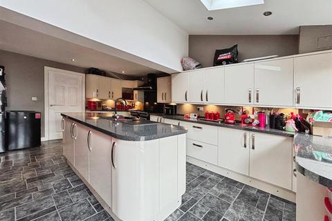 undefined, Pear Tree Close, Bradford BD6