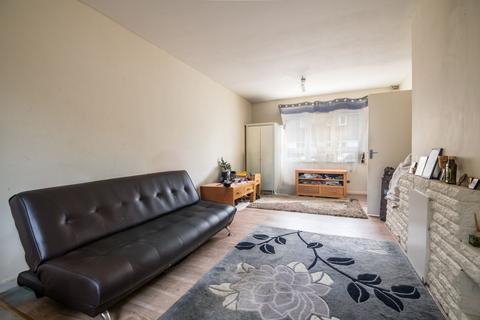8 Elmer Road, London, SE6 2ER