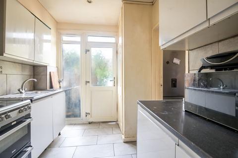 8 Elmer Road, London, SE6 2ER