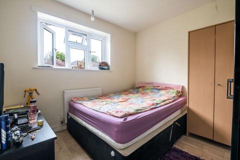 8 Elmer Road, London, SE6 2ER