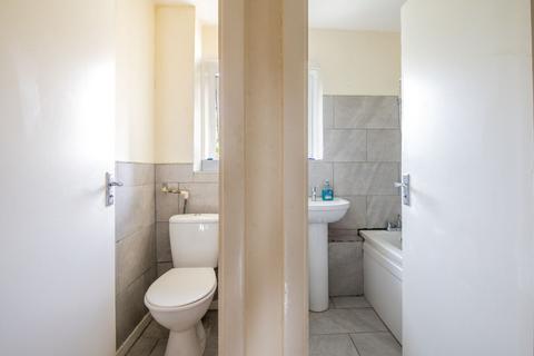 8 Elmer Road, London, SE6 2ER