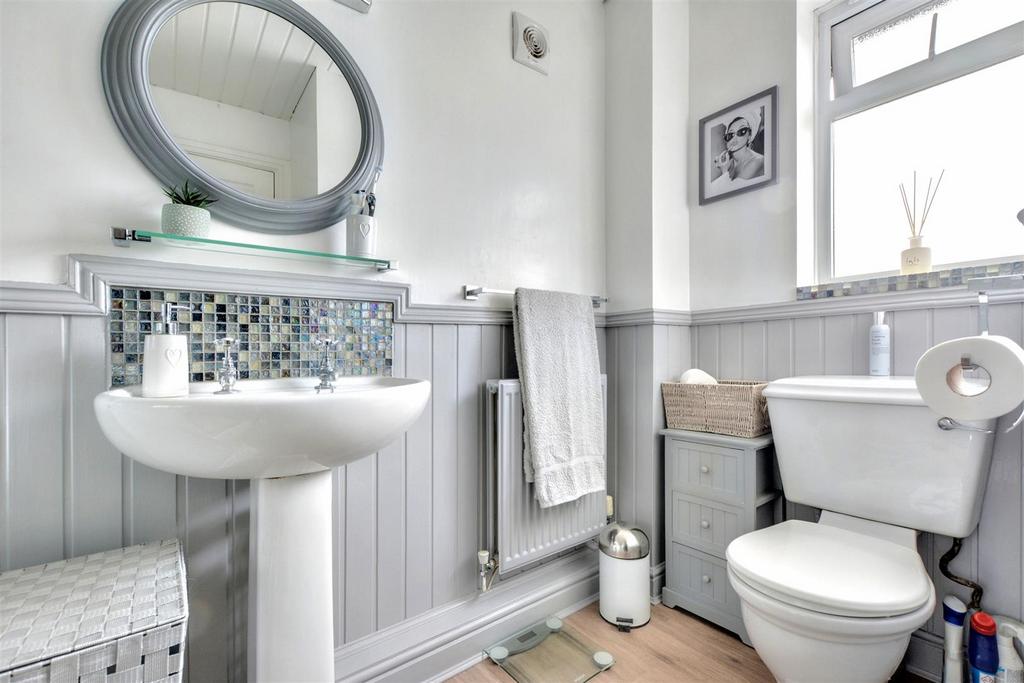 Ensuite 1.jpeg