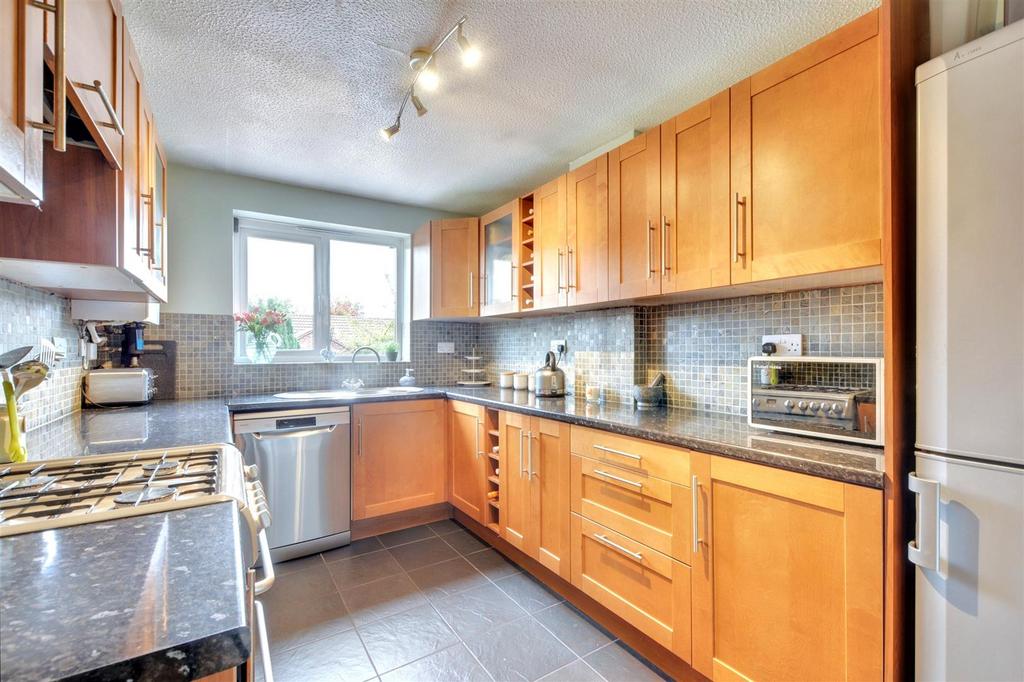 Kitchen 1.jpeg