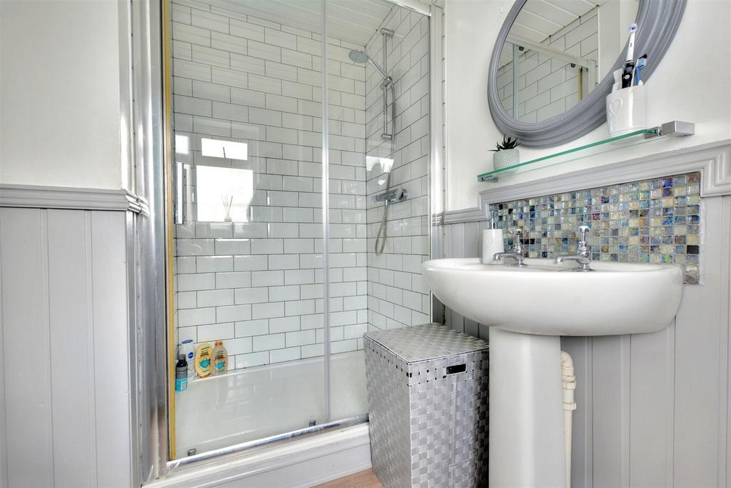 Ensuite 2.jpeg