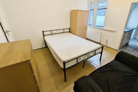 4 bedroom terraced house for sale, 30 Cashs Lane, Foleshill, Coventry, West Midlands CV1 4DS