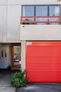 32 Rawnsley Avenue, Mitcham, CR4 4BS