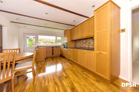 2 bedroom detached bungalow for sale, Westerton Road, Tingley, Wakefield