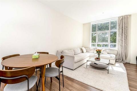 3 bedroom flat to rent, Bromyard Avenue, London W3