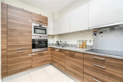 3 bedroom flat to rent, Bromyard Avenue, London W3