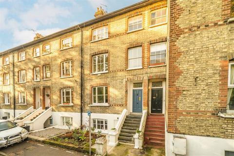 3 bedroom maisonette to rent, Cromwell Place, London SW14