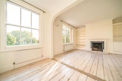 3 bedroom maisonette to rent, Cromwell Place, London SW14
