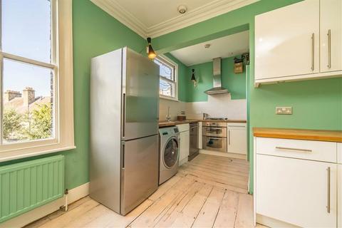 3 bedroom maisonette to rent, Cromwell Place, London SW14