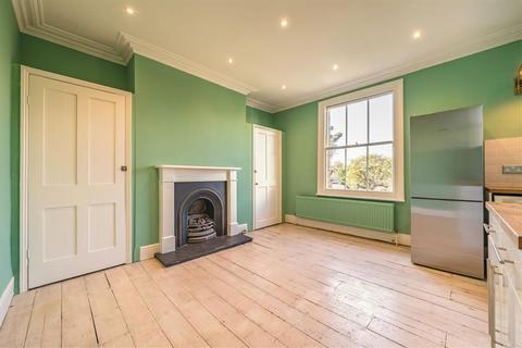 3 bedroom maisonette to rent, Cromwell Place, London SW14