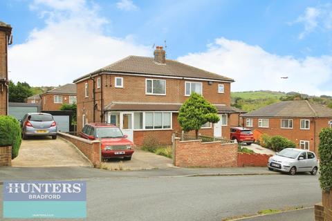 3 bedroom semi-detached house for sale, Rockland Crescent Bradford, West Yorkshire, BD7 2SN