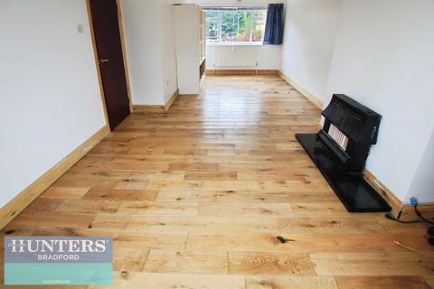 3 bedroom semi-detached house for sale, Rockland Crescent Bradford, West Yorkshire, BD7 2SN
