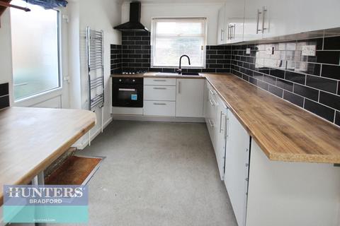 3 bedroom semi-detached house for sale, Rockland Crescent Bradford, West Yorkshire, BD7 2SN