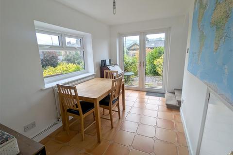 14 Cooperfields, Luddendenfoot, Halifax, HX2 6AT