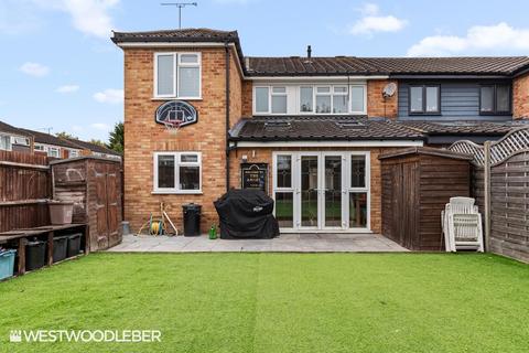 5 bedroom semi-detached house for sale, Lyttons Way, Hoddesdon EN11