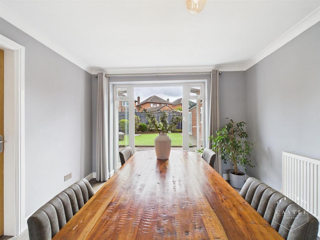 Lounge/dining room