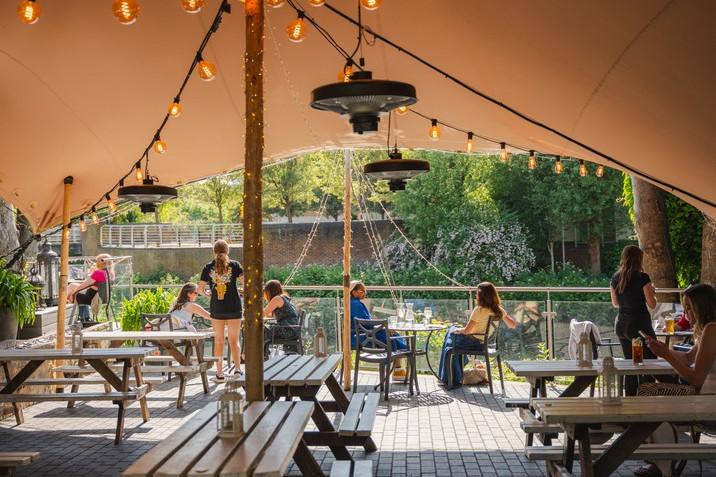 Vb5447841 Fairview Printmakers Yard 170525 34...