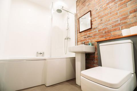 4 bedroom terraced house to rent, Wrangthorn Avenue, Leeds LS6