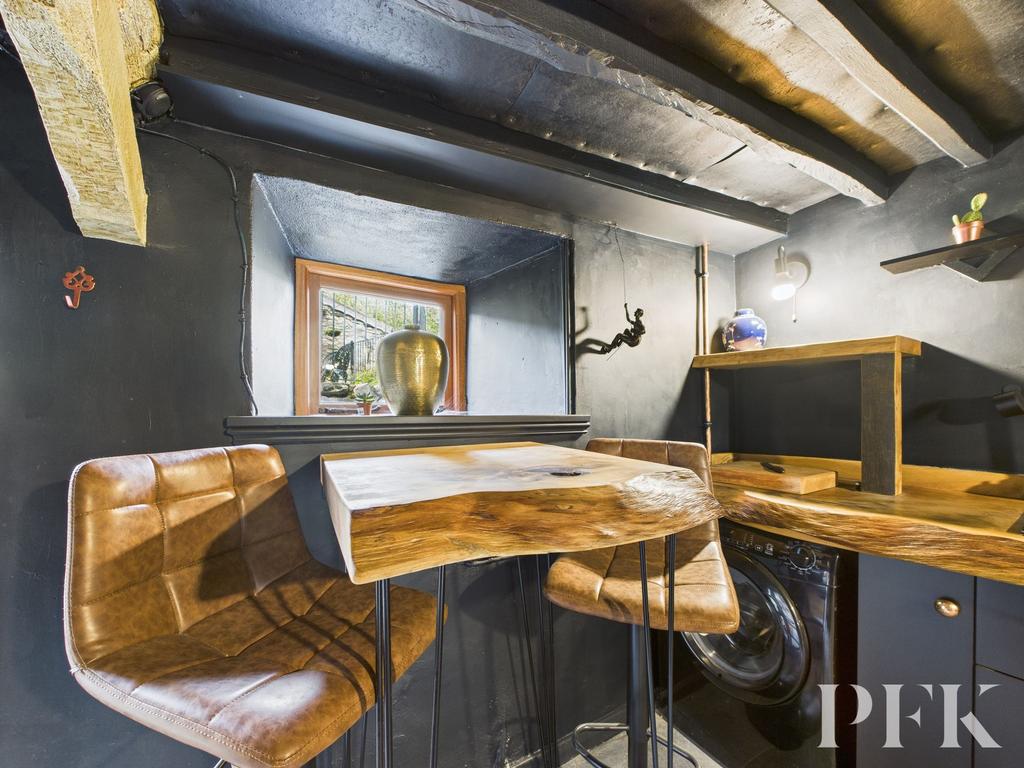 2 Midtown - Kitchen