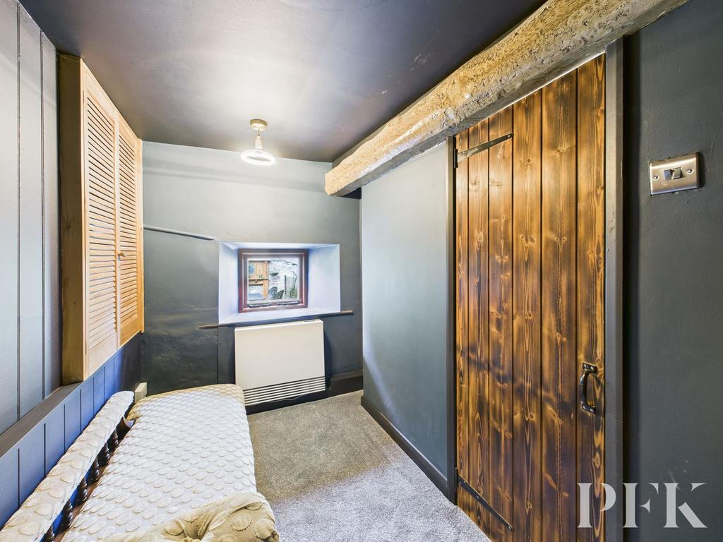 2 Midtown - Dressing Room