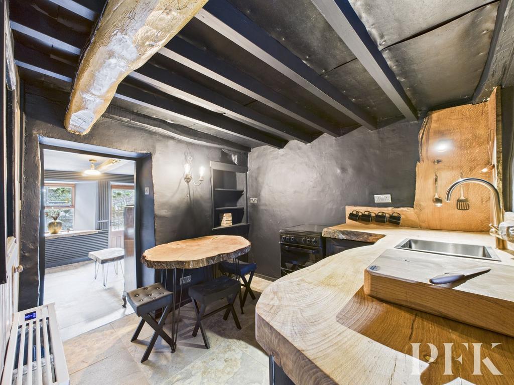 1 Midtown - Kitchen