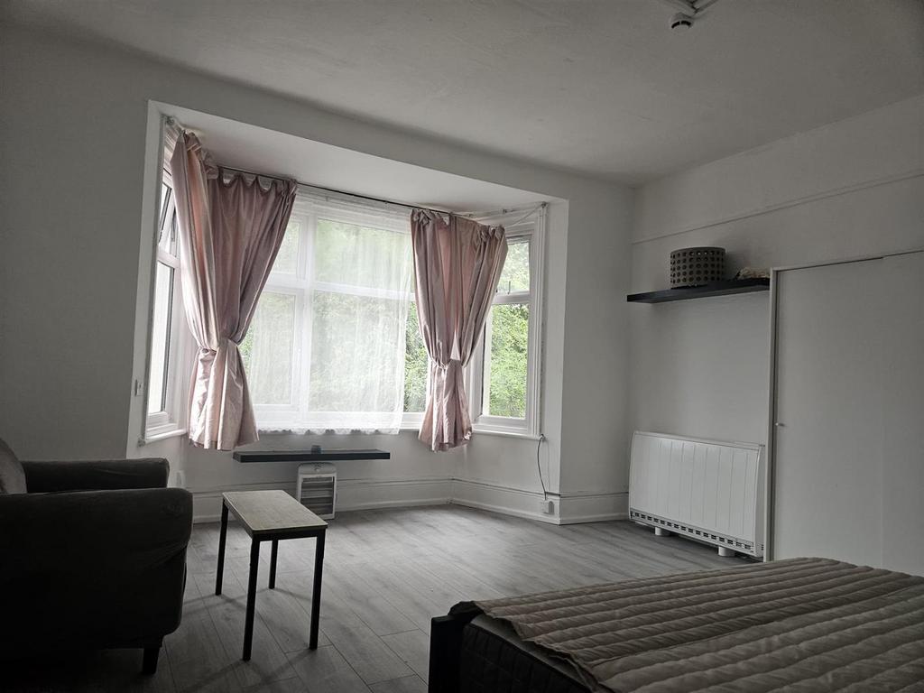 Bedroom2.jpg