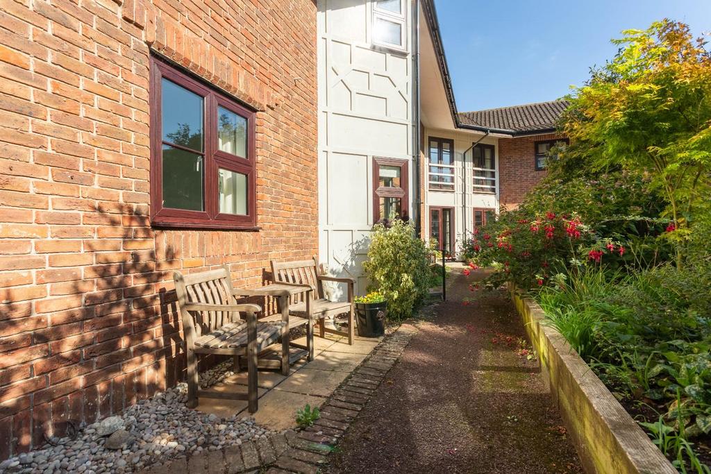 Rayner Court-8.jpg