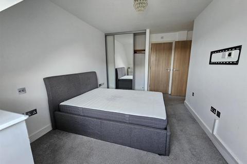2 bedroom apartment to rent, Sunnymede, Chigwell IG7