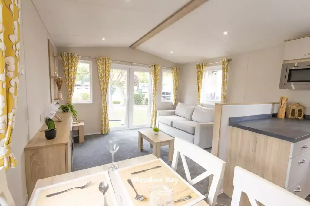 2022 Love Royale Poplar 38x12 2b 46.jpg