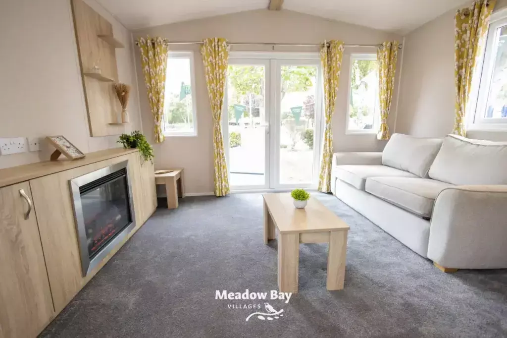 2022 Love Royale Poplar 38x12 2b 39.jpg