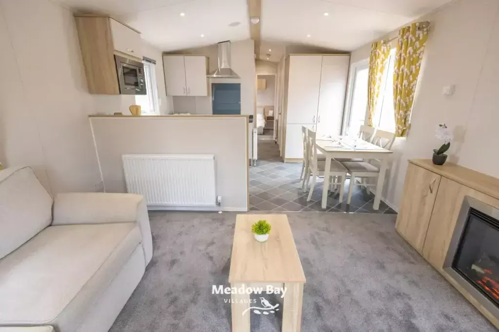 2022 Love Royale Poplar 38x12 2b 41.jpg