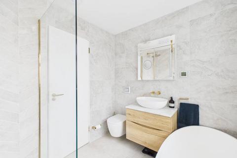 undefined, New Street, Staines-upon-Thames, Surrey, TW18