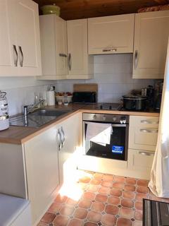 Studio to rent, Worthington Road, Surbiton