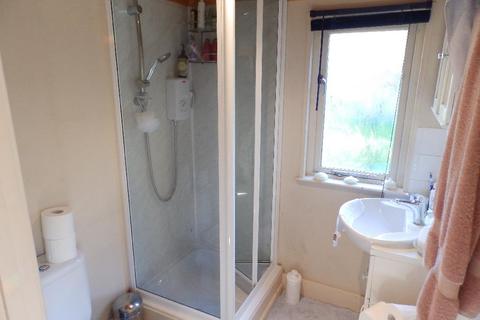 Studio to rent, Worthington Road, Surbiton