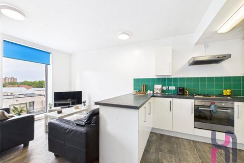 5 bedroom flat to rent, Chapel Street, Salford, M3