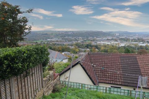 3 bedroom semi-detached house for sale, Western Avenue, Riddlesden, Keighley, BD20