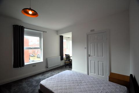 6 bedroom terraced house to rent, Granby Road, Leeds LS6