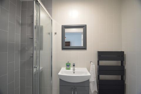 6 bedroom terraced house to rent, Granby Road, Leeds LS6