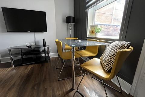 undefined, Lincoln LN5