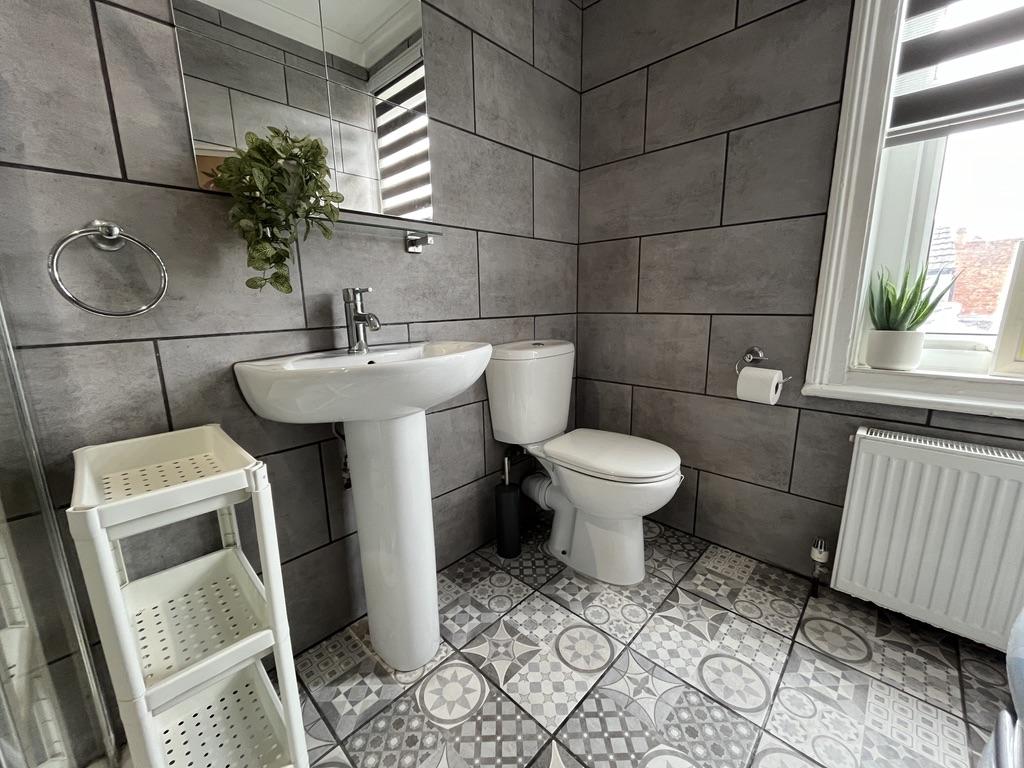 4 B5183 E3-FC50-49 C3-AD3 A-3 D0 A020 CCB48 1 105 c.jpeg