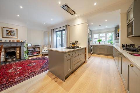 undefined, Kings Avenue, London, SW4